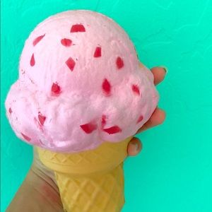 Light pink ice cream squishy